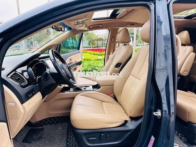 Kia Sedona Luxury model 2021 máy dầu bản full