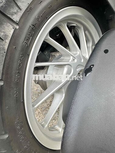 Xe siêu chất . sơn zin lốp zin cả xe . nguyên bản