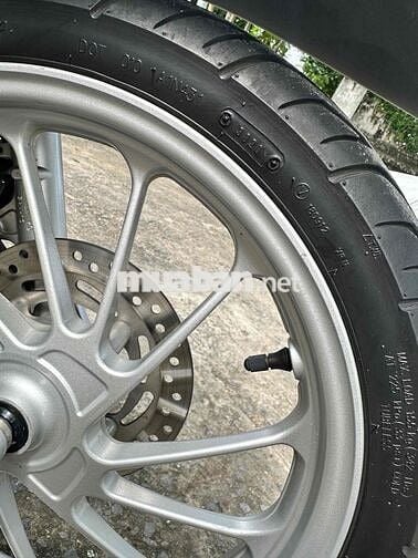 Xe siêu chất . sơn zin lốp zin cả xe . nguyên bản