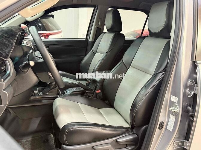 Toyota Fortuner 2020 Số sàn Bạc còn thương lượng