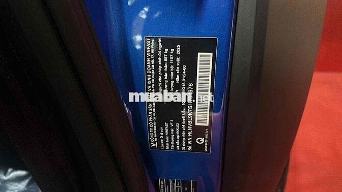 VinFast VF3 Eco Xanh bản mua pin