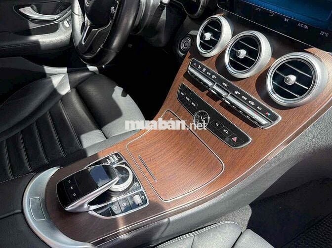 Mercedes-Benz C200 Exclusive 2021 Đen 20000 miles