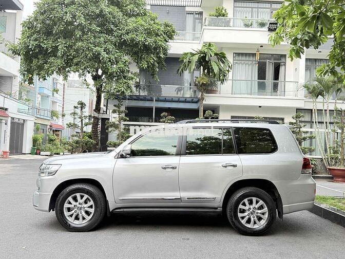 Toyota Land Cruiser VX V8 4.6 2016 170000 km Bạc