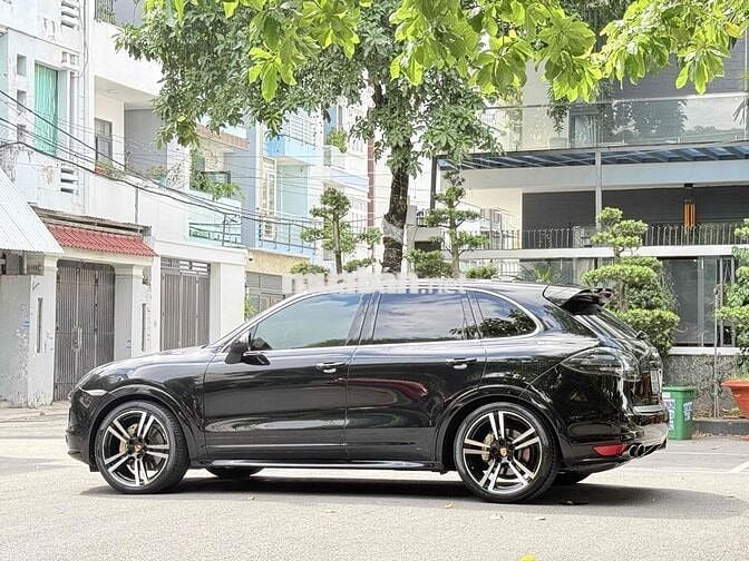 Porsche Cayenne S 2012 4.8L
