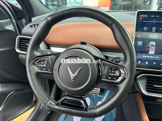 Vinfast VF8 Plus Bạc 63.000km
