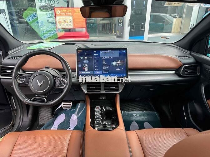 Vinfast VF8 Plus Bạc 63.000km