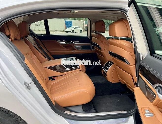 BMW 730Li 2018 lên fom 2021 màu trắng
