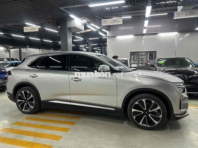 Vinfast VF8 Plus Bạc 63.000km