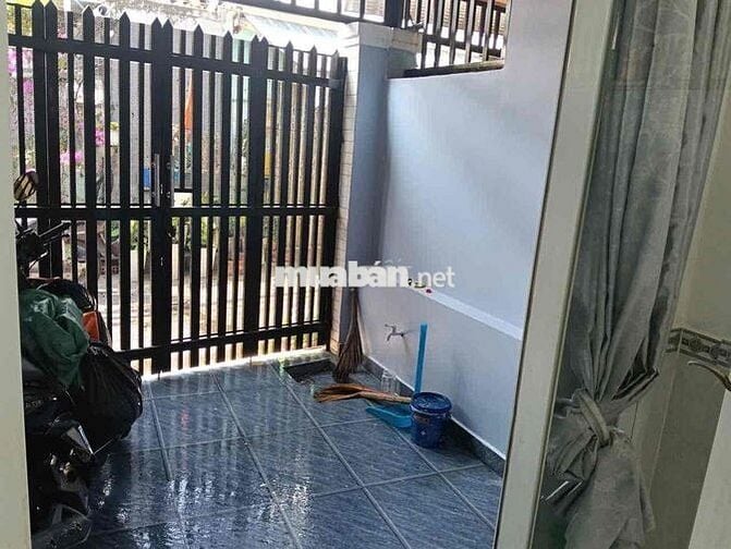 NHÀ TRỐNG DỌN VÀO LIỀN CHINH CHỦ  Cần cho thuê nhà nguyên căn mặt tiền
