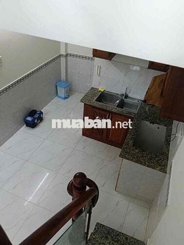 NHÀ TRỐNG DỌN VÀO LIỀN CHINH CHỦ  Cần cho thuê nhà nguyên căn mặt tiền