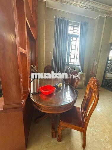 Nhà phố 2 mặt tiền cực thoáng, chủ đi Mỹ để lại toàn bộ nội thất
