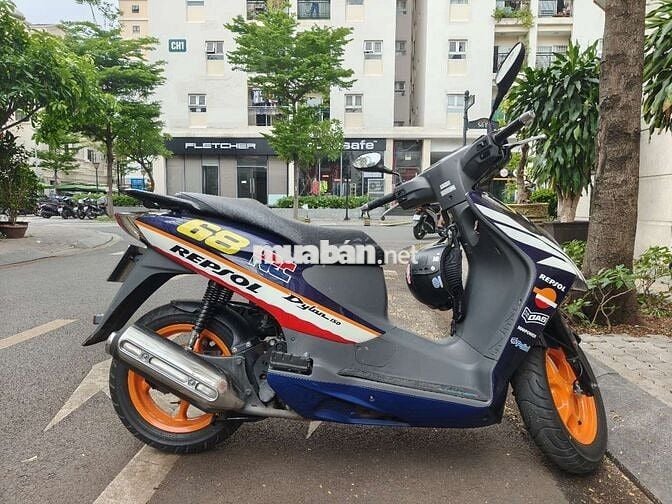 Honda Dylan 2004 (up Fi 212)