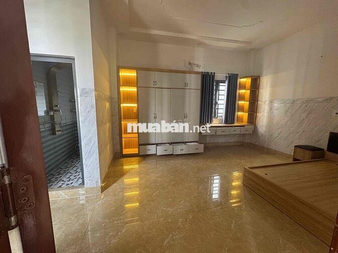 Nhà phố 2 mặt tiền cực thoáng, chủ đi Mỹ để lại toàn bộ nội thất
