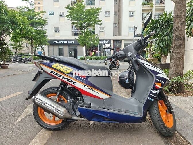 Honda Dylan 2004 (up Fi 212)