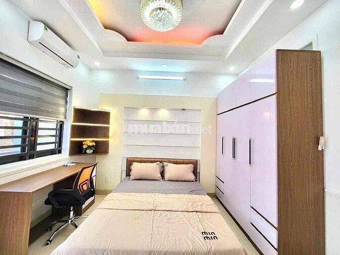 PHÒNG FULL NỘI THẤT CÓ BAN CÔNG GIÁ RẺ Ở LIÊN NGAY CÔNG VIÊN LÀNG HOA