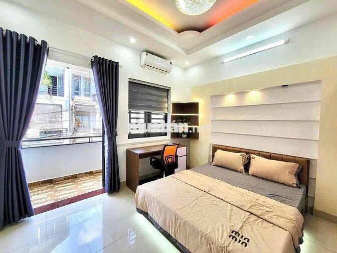 PHÒNG FULL NỘI THẤT CÓ BAN CÔNG GIÁ RẺ Ở LIÊN NGAY CÔNG VIÊN LÀNG HOA