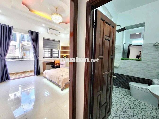 PHÒNG FULL NỘI THẤT CÓ BAN CÔNG GIÁ RẺ Ở LIÊN NGAY CÔNG VIÊN LÀNG HOA