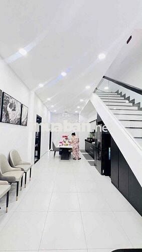 Cho thuê nhà Tô ký nội thất cao cấp đầy đủ vừa ở vừa làm vp
