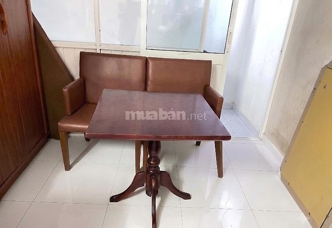 Tanh lý nhanh 2 bộ bàn ghế gỗ, còn tốt