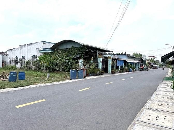 nuôi con học bán gấp đất 160m2, giá 1,2 tỷ ở đường Trung Lập Thái Mỹ