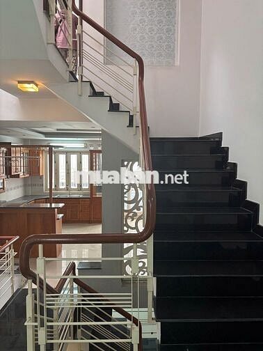 Bán Nhà  Đường 12m Nội Bộ - 5m x 20m - 100m2 - 3 Lầu -5PN - P5 Q8