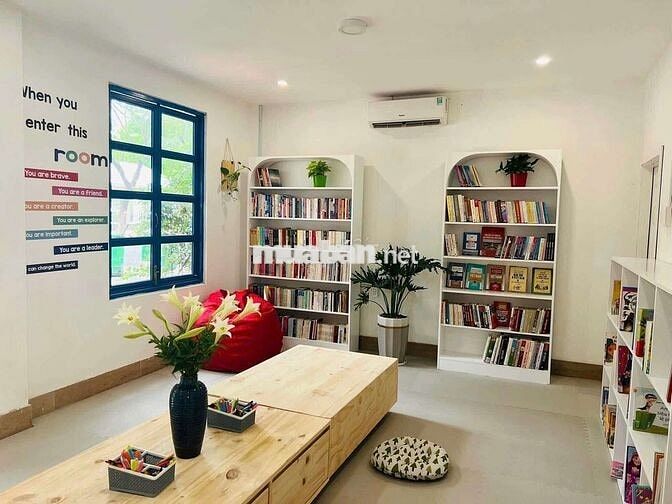 D7 TUYỂN NHÂN VIÊN PHỤC VỤ