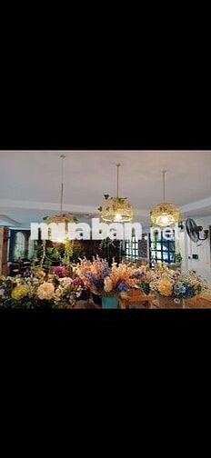 D7 TUYỂN NHÂN VIÊN PHỤC VỤ