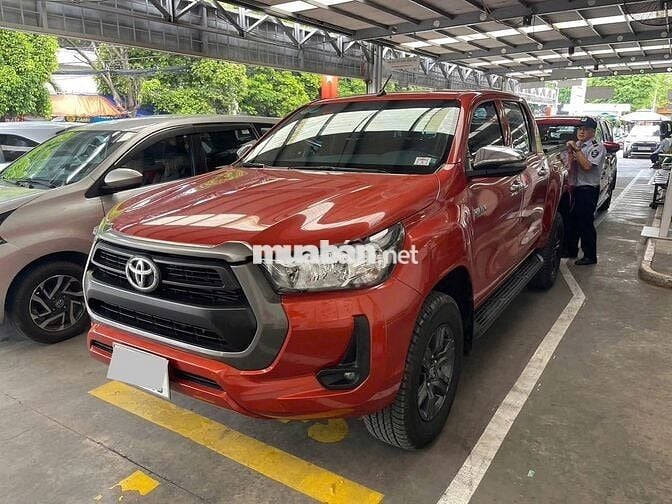 Toyota Hilux 2.4AT 221 Số tự động, máy dầu, 1 chủ