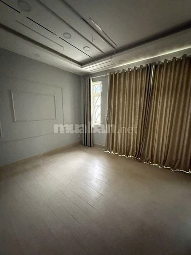 Cho thuê nhà 16 triệu , 3 tầng ,  mặt đường ô tô ,  