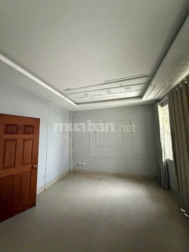 Cho thuê nhà 16 triệu , 3 tầng ,  mặt đường ô tô ,  