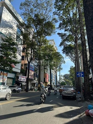 Rẻ nhất Quận10 Bán nhà MT Nguyễn Chí Thanh DT 4,8  x 20m Giá 220 tr/m2