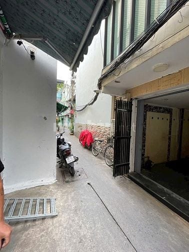 BÁN NHÀ TRẦN HƯNG ĐẠO – CHỈ VÀI BƯỚC CHÂN RA HẺM XE HƠI – GIÁ 2 TỶ 950