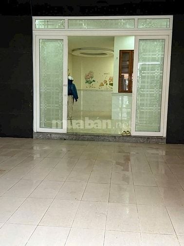 Cho thuê nhà 16 triệu , 3 tầng ,  mặt đường ô tô ,  