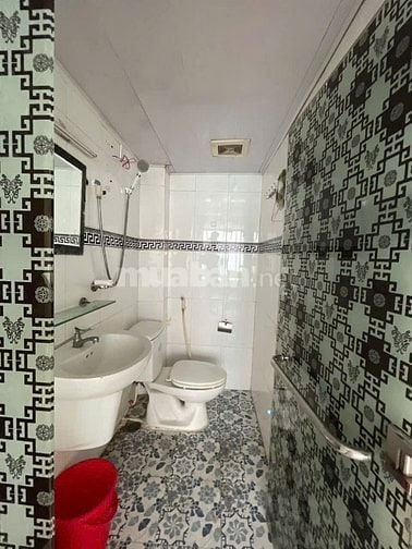 BÁN NHÀ TRẦN HƯNG ĐẠO – CHỈ VÀI BƯỚC CHÂN RA HẺM XE HƠI – GIÁ 2 TỶ 950