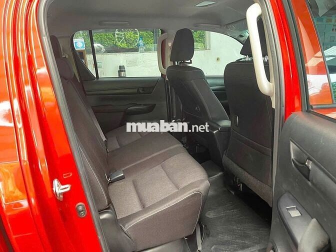 Toyota Hilux 2.4AT 221 Số tự động, máy dầu, 1 chủ