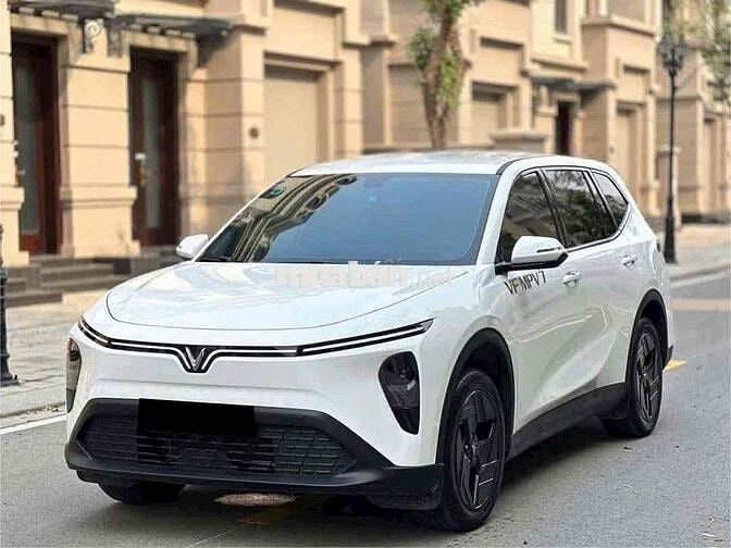 VINFAST MPV 7 TRẢ TRƯỚC TỪ  62 TRIỆU