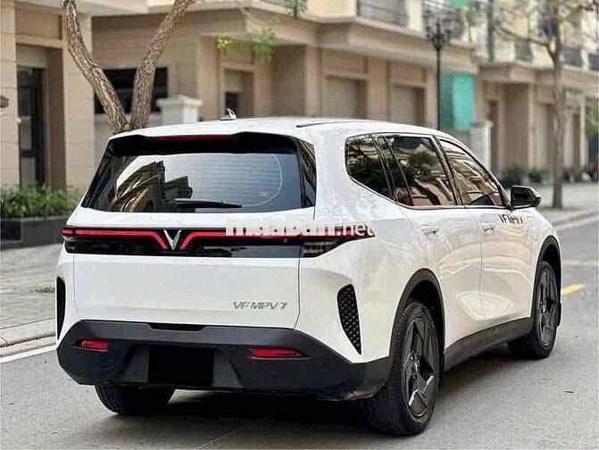 VINFAST MPV 7 TRẢ TRƯỚC TỪ  62 TRIỆU