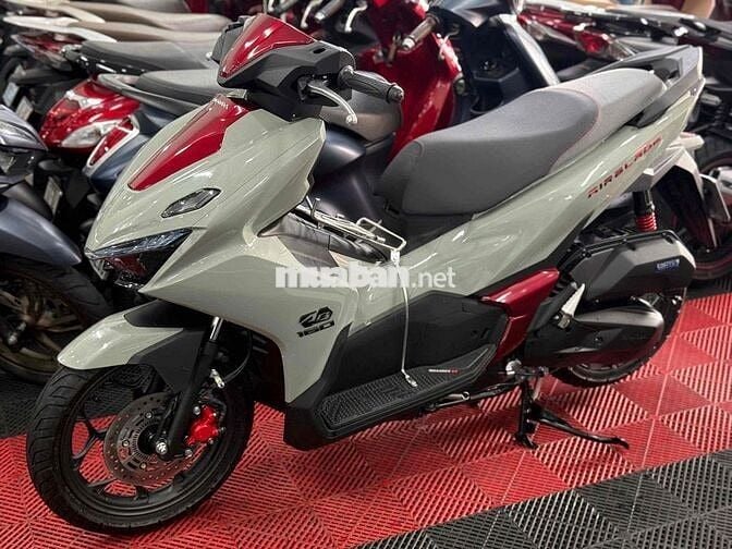AB160 ABS 2026 Chính Chủ Xám đỏ 200KM siêu lướt💥