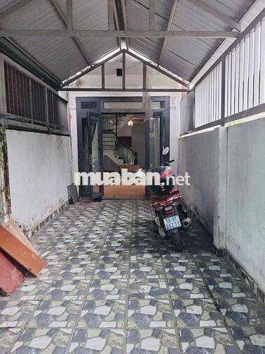 NHÀ GẦN NGÃ TƯ GA. TRỆT 2 LẦU 4PN 3WC. SÂN RỘNG