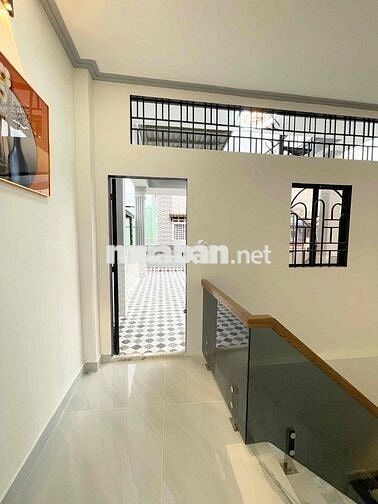 BÁN GẤP NHÀ MỚI ĐẸP - TRUNG TÂM QUẬN 6 - DT 4,2 x 13M, 3 TẦNG.