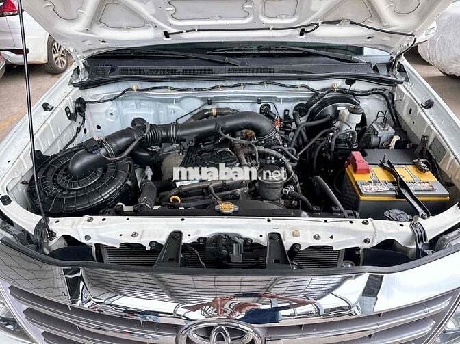 Toyota Fortuner Sportivo TRD Trắng Tự động 173k km