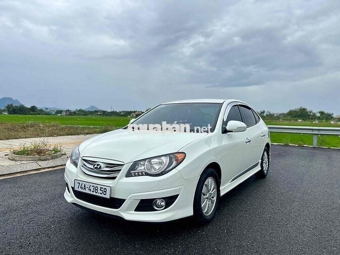 Hyundai Avante 2011 Số sàn Trắng