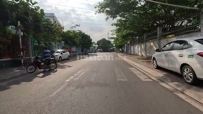 Tòa nhà cao cấp full 37 phòng duplex xây mới ngay Quận Bình Tân, 700m²