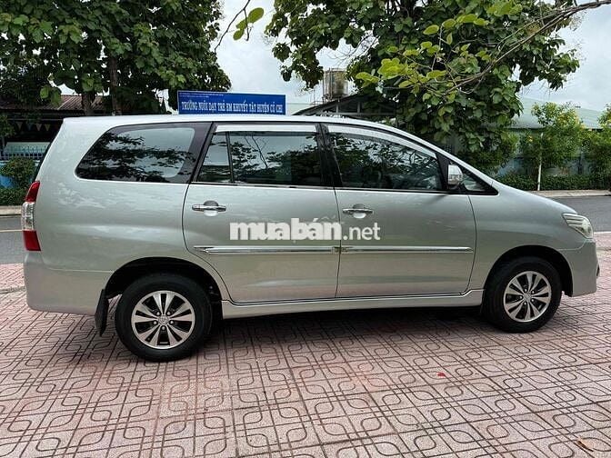 Toyota Innova 2016 2.0E - 86 km
