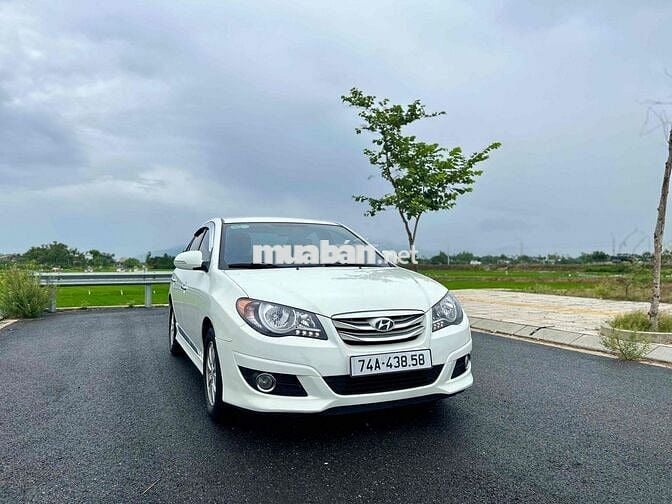 Hyundai Avante 2011 Số sàn Trắng