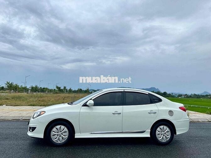 Hyundai Avante 2011 Số sàn Trắng