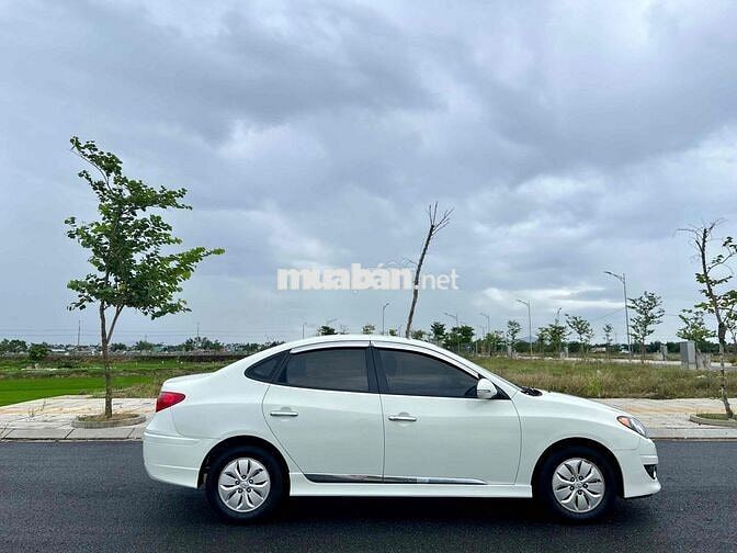 Hyundai Avante 2011 Số sàn Trắng