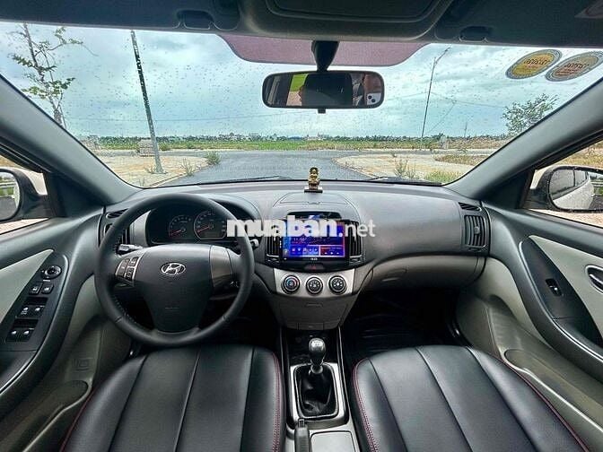 Hyundai Avante 2011 Số sàn Trắng