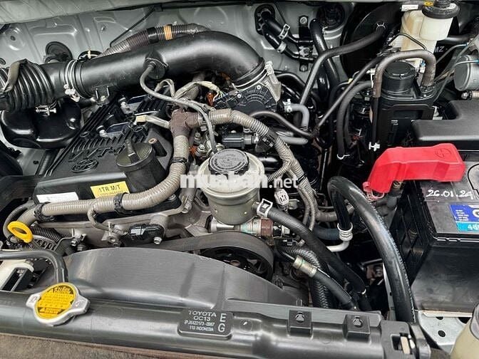 Toyota Innova 2016 2.0E - 86 km