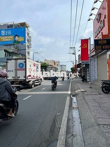 Nhà nguyên căn đường Huỳnh Tấn Phát Quận 7, S 5x35m 1 trệt 3PN 28tr/th